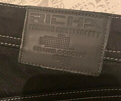 Givi box and givi rack plus cavlar richa jeans - Image 10/10