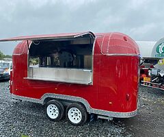 HOT-FOOD TRAILER