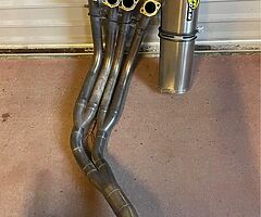 Yamaha R1 exhaust system