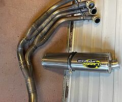 Yamaha R1 exhaust system