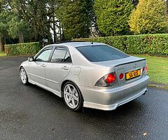 2002 Lexus IS 300 - Image 4/10