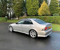 2002 Lexus IS 300 - Image 5/10