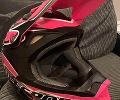 Kids Wulfsport helmet