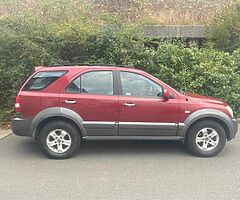 2004 Kia Sorento - Image 3/10