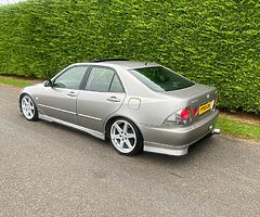 2003 Lexus IS 200 - Image 4/10