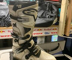 Alpinestars tech8