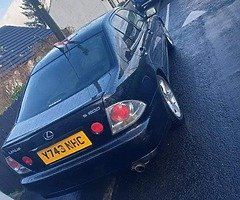 2001 Lexus IS 200 - Image 3/7