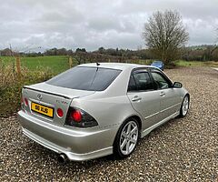 2002 Lexus IS 300 - Image 4/10