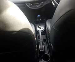 2014 Toyota Yaris Hybrid - Image 4/6