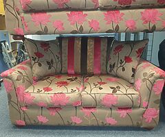 3 and 2 seater sofa in a tan and pink fabric LITERALLY IN NEW CONDITION - Image 4/10