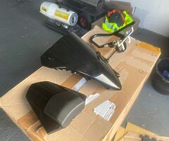 Yamaha R1 extras