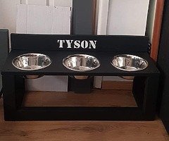 Dog bed  and bowls - Image 9/10