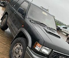 1994 Isuzu  Trooper 3.1 - Image 3/4