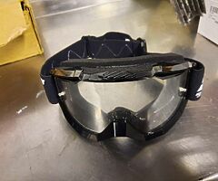 Motorcycle helmet and goggles - Image 4/6