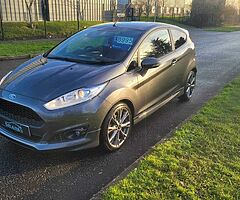 2016 Ford Fiesta - Image 4/9