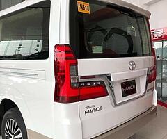 TOYOTA HIACE SUPER GRANDIA