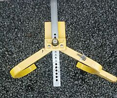 Wheel clamp caravan or trailer