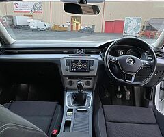 Volkswagen Passat - Image 8/10