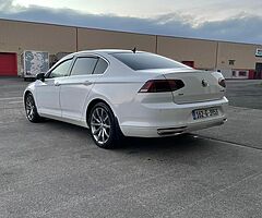 Volkswagen Passat - Image 5/10