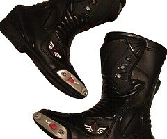 Brand New Real Leather Ladies Motorbike Boots / Shoes