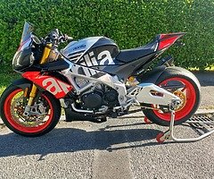 Aprilia Tuono V4 Factory 2018