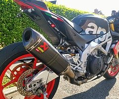 Aprilia Tuono V4 Factory 2018 - Image 6/10