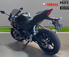 2022 Yamaha YZF-R - Image 5/10