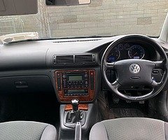 2005 Volkswagen Passat - Image 5/7