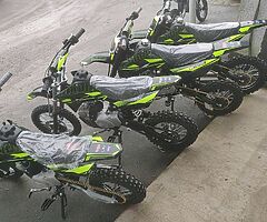 2022 Stomp  Pitbikes