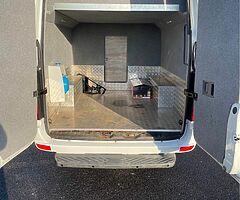 2015 Mercedes  Sprinter - Image 4/9