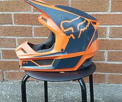 Variety of motocross equipment.
Boots, helmet,chest protector and neck brace. - Image 5/10