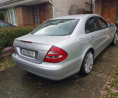 2009 Mercedes-Benz E-Class - Image 4/8