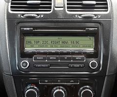 VW GOLF MK6 RADIO STEREO / CD PLAYER