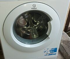 10 kg Indesit washing machine 1600 spin