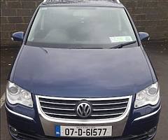 Volkswagen Touran 1.4 petrol TSI Auto low mileage.