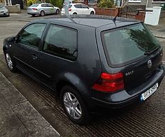 Volkswagen golf 2003.