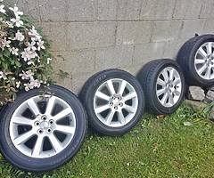 Toyota avensis alloys almost new tyres