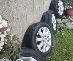 Toyota avensis alloys almost new tyres