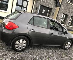 08 Toyota Auris very clean