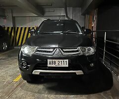 2014 Mitsubishi Montero Sport - Image 4/6