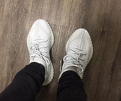 Yeezy static reflective size 5UK