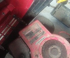 Lawn mowers tractor