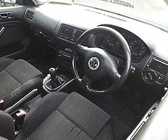 Volkswagen golf - Image 8/10