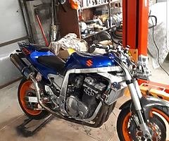 Suzuki gsxr 1127