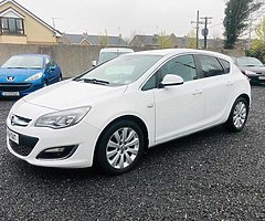 €30 PER WEEK ON FINANCE 2011 OPEL ASTRA DIESEL - Image 7/10