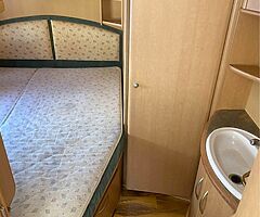 Abbey Vogue 4 Berth Fixed Bed Caravan - Image 6/8