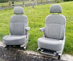 FRONT CAPTAIN SWIVEL SEATS, FOR CAMPER