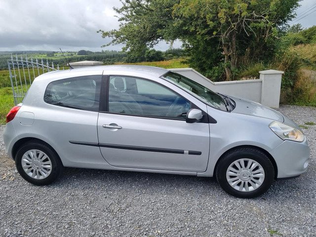 2011 RENAULT CLIO 1.2 ROYALE ETHANOL 3DR 5 SPEED MANUAL - Facebook Live ...