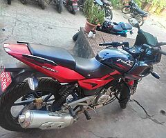 Pulsar 220cc 74lot