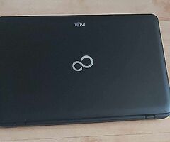 Fujitsu laptop - Image 5/5